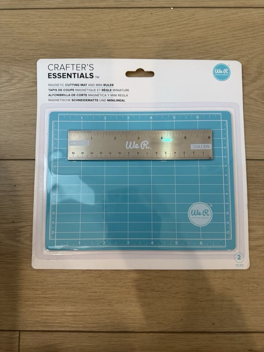 NEW We R Memory Keepers Crafter’s Essentials Magnetic Cutting Mat & Mini Ruler
